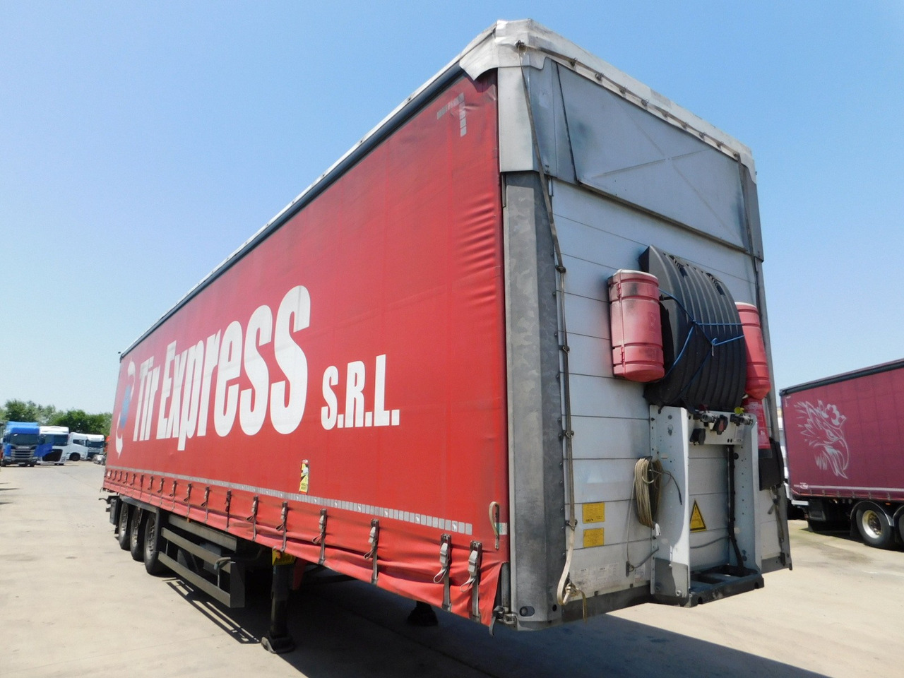 Schmitz Cargobull scbs3t - Брезентово полуремарке: снимка 2 Schmitz Cargobull scbs3t - Брезентово полуремарке: снимка 2