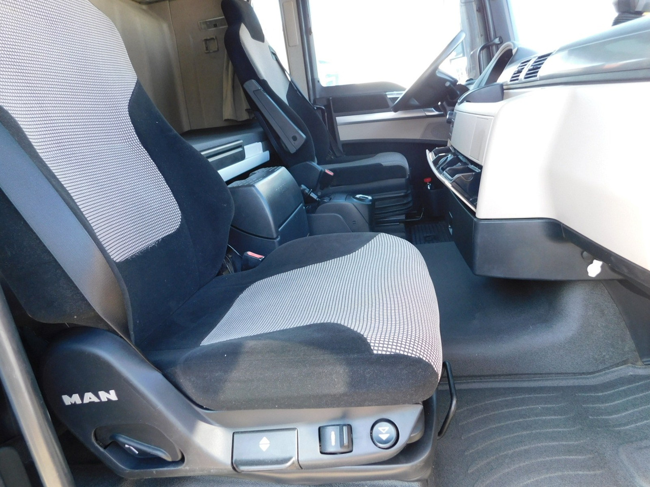 Man Tgx - Влекач: снимка 5 Man Tgx - Влекач: снимка 5