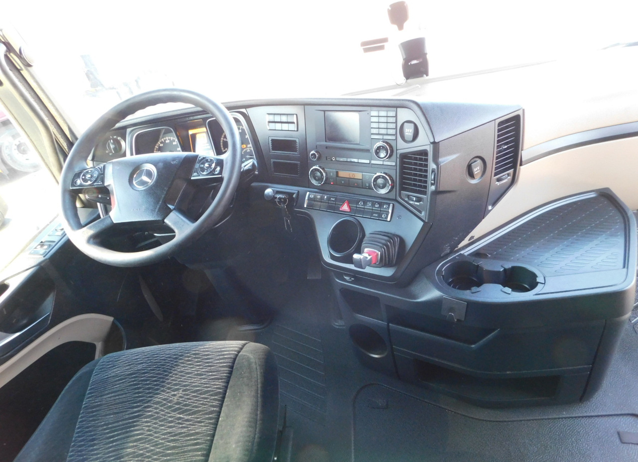 Влекач Mercedes Actros: снимка 7