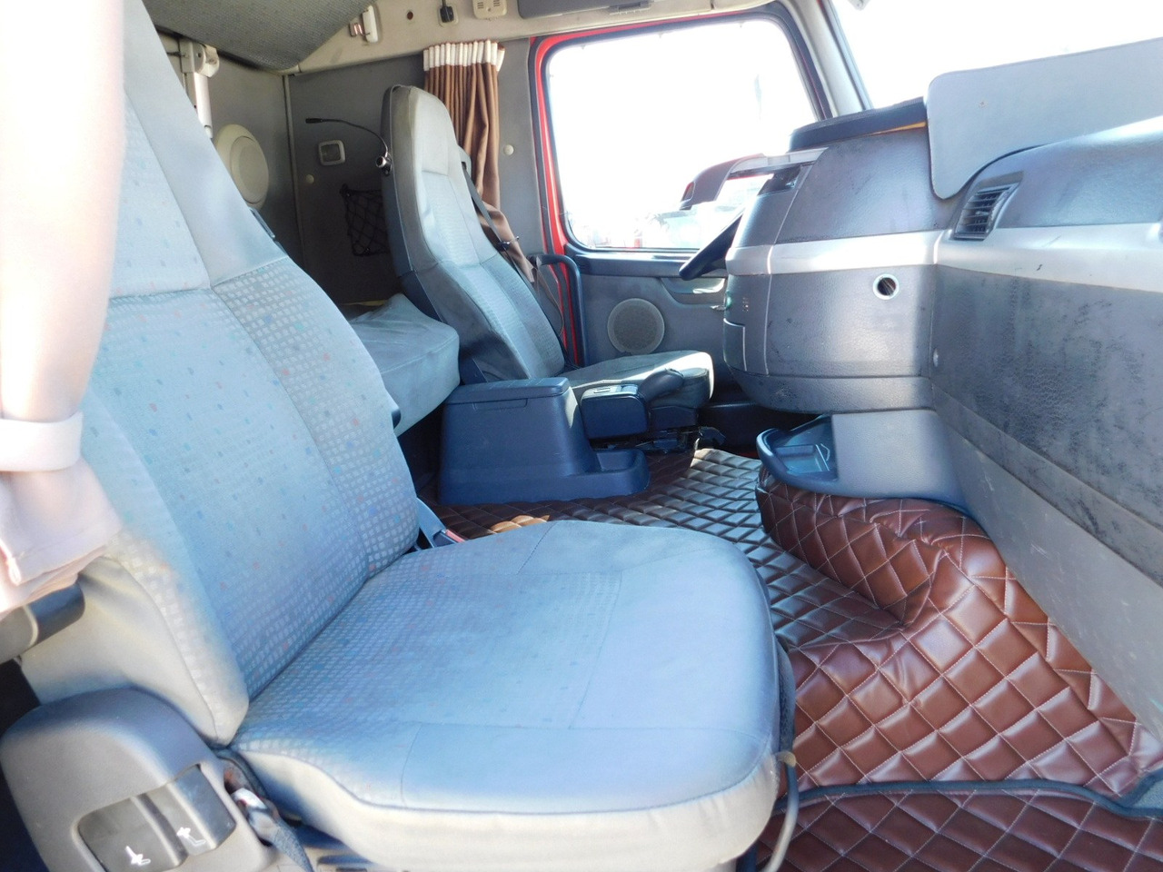 Volvo Fh 12 420 fh42 tb - Влекач: снимка 5 Volvo Fh 12 420 fh42 tb - Влекач: снимка 5