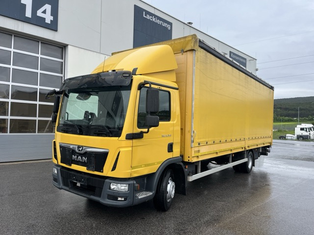 MAN TGL 12.220 4x2 BL Euro6 Klima Luftfeder - Камион с брезент: снимка 1 MAN TGL 12.220 4x2 BL Euro6 Klima Luftfeder - Камион с брезент: снимка 1
