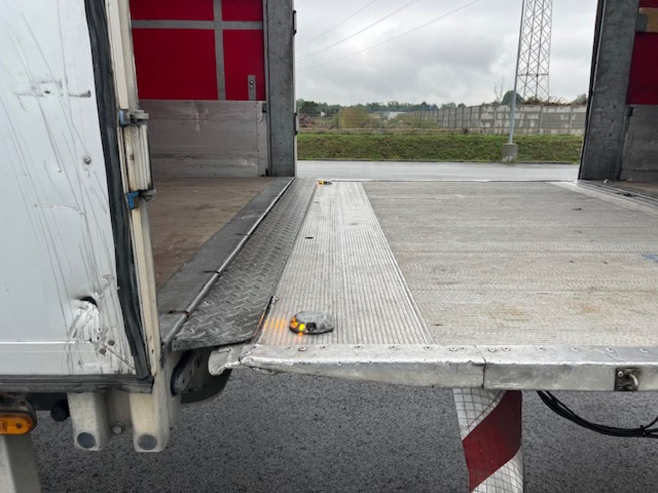 MAN TGM 18.320 4x2 BL Durchladbar - mit Tandemhänger - Камион с брезент: снимка 4 MAN TGM 18.320 4x2 BL Durchladbar - mit Tandemhänger - Камион с брезент: снимка 4