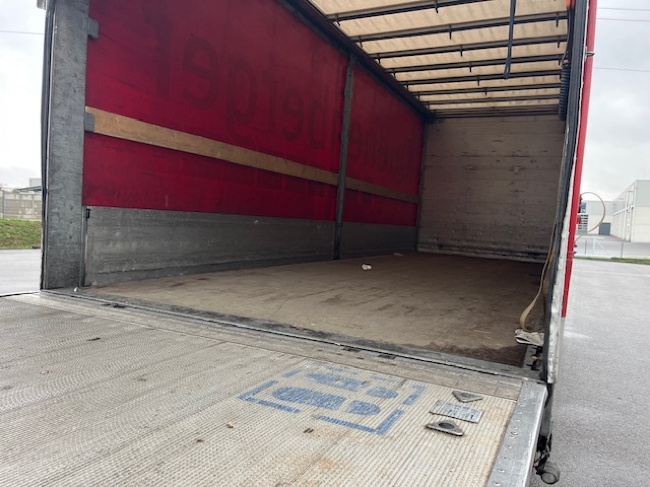 MAN TGM 18.320 4x2 BL Durchladbar - mit Tandemhänger - Камион с брезент: снимка 3 MAN TGM 18.320 4x2 BL Durchladbar - mit Tandemhänger - Камион с брезент: снимка 3