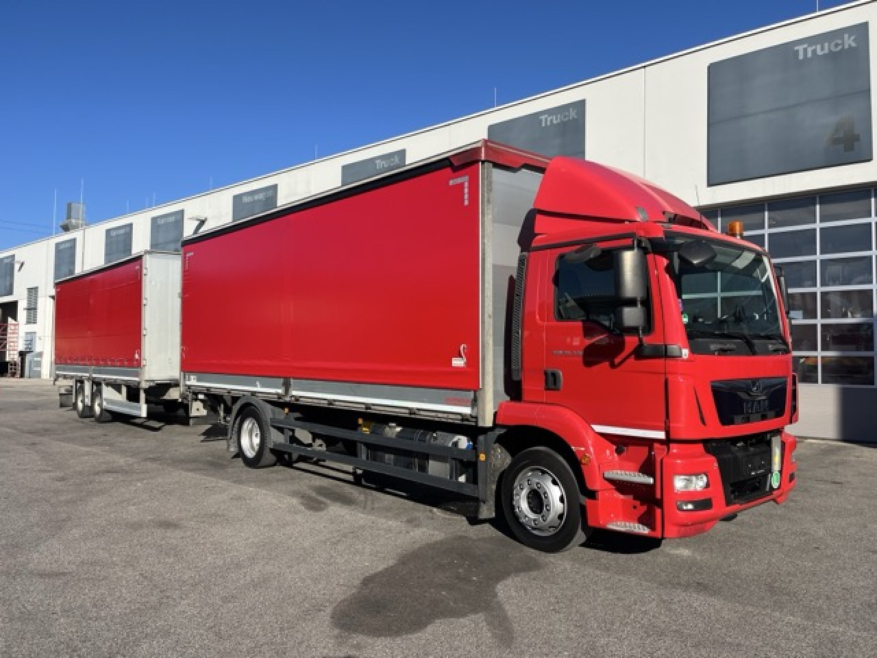 MAN TGM 18.320 4x2 BL Durchladbar - mit Tandemhänger - Камион с брезент: снимка 1 MAN TGM 18.320 4x2 BL Durchladbar - mit Tandemhänger - Камион с брезент: снимка 1