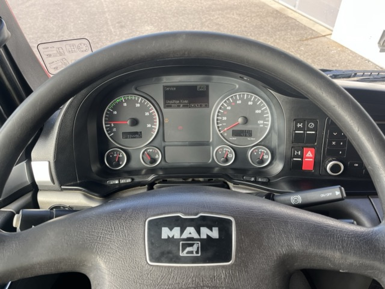 MAN TGS 33.440 6x4 BB mit Heckkran HIAB 166ES-4 Euro5 - Самосвал камион, Камион с кран: снимка 3 MAN TGS 33.440 6x4 BB mit Heckkran HIAB 166ES-4 Euro5 - Самосвал камион, Камион с кран: снимка 3