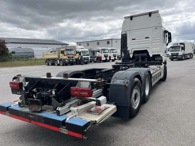 Лизинг на MAN TGX 26.470 6x2-4 LL - alle Achsen neu bereift AHK MAN TGX 26.470 6x2-4 LL - alle Achsen neu bereift AHK: снимка 9