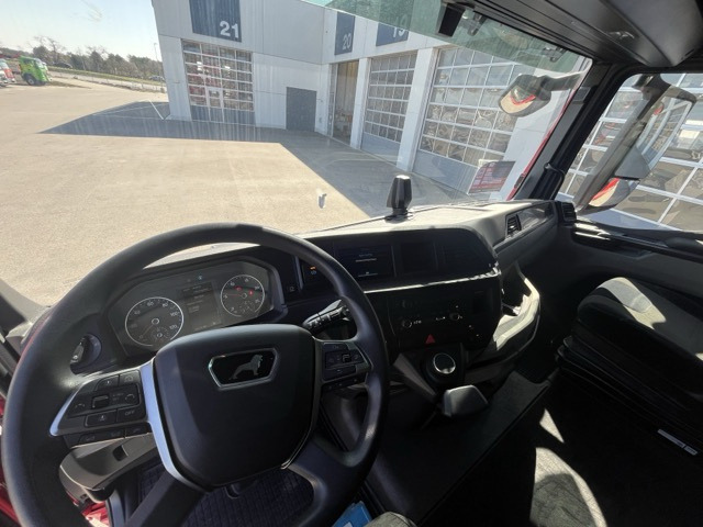MAN TGX 26.470 6x2-4 LL - neu bereift Euro6 Intarder - Контейнеровоз/ Сменна каросерия камион: снимка 4 MAN TGX 26.470 6x2-4 LL - neu bereift Euro6 Intarder - Контейнеровоз/ Сменна каросерия камион: снимка 4