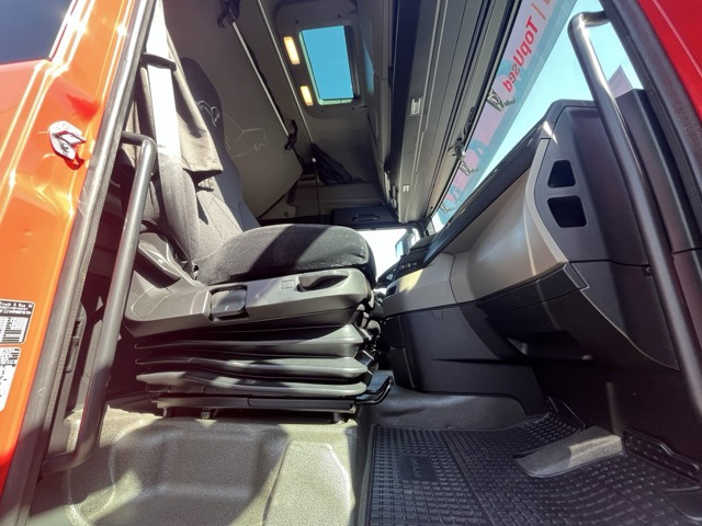 MAN TGX 26.470 6x2-4 LL - neu bereift Euro6 Intarder - Контейнеровоз/ Сменна каросерия камион: снимка 3 MAN TGX 26.470 6x2-4 LL - neu bereift Euro6 Intarder - Контейнеровоз/ Сменна каросерия камион: снимка 3