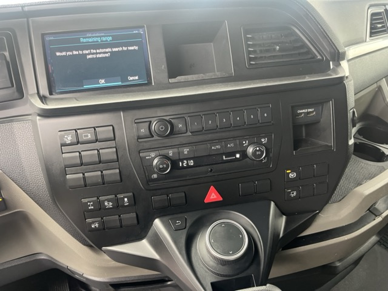 MAN TGX 18.510 4x2 LL SA - Vollgarantie MAN bis 01.202 - Влекач: снимка 4 MAN TGX 18.510 4x2 LL SA - Vollgarantie MAN bis 01.202 - Влекач: снимка 4