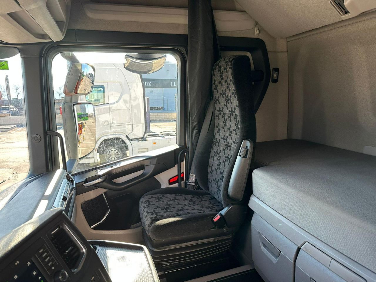 Scania R 450 - Влекач: снимка 3 Scania R 450 - Влекач: снимка 3