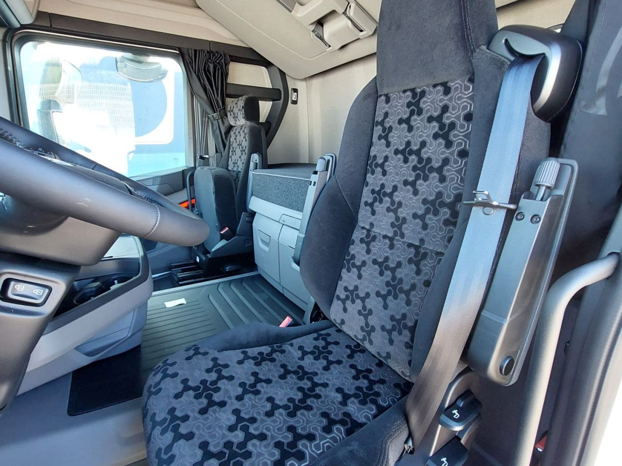 Scania R 460 - Влекач: снимка 2 Scania R 460 - Влекач: снимка 2