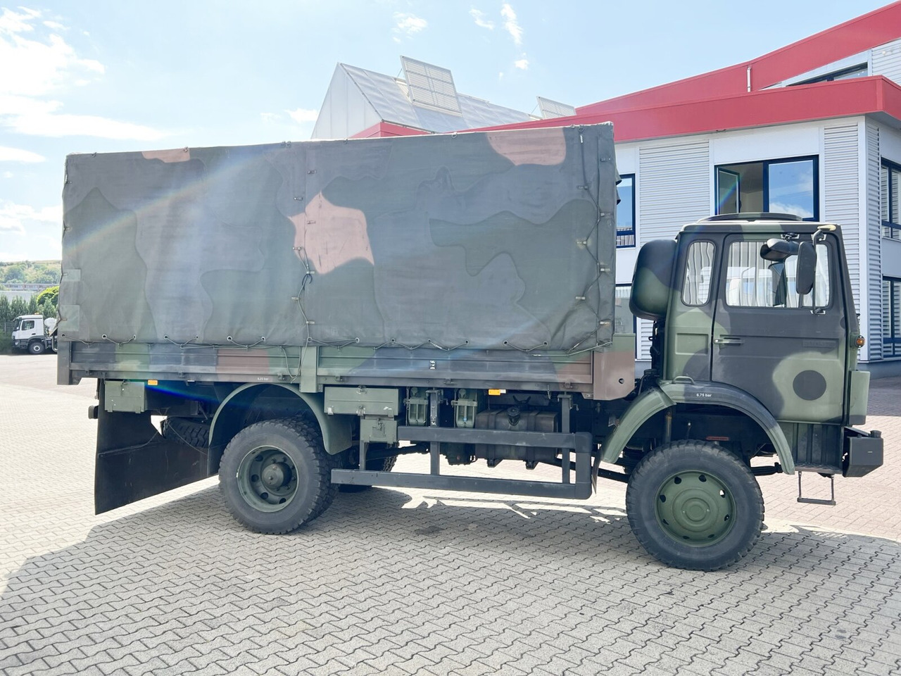 Камион с брезент 110-17 AW 4x4 110-17 AW 4x4, Ex-, Küche: снимка 9