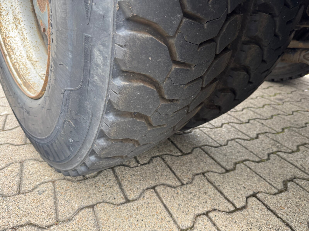 AD260T41 6x4 AD260T41 6x4, EEV - Шаси кабина: снимка 3 AD260T41 6x4 AD260T41 6x4, EEV - Шаси кабина: снимка 3