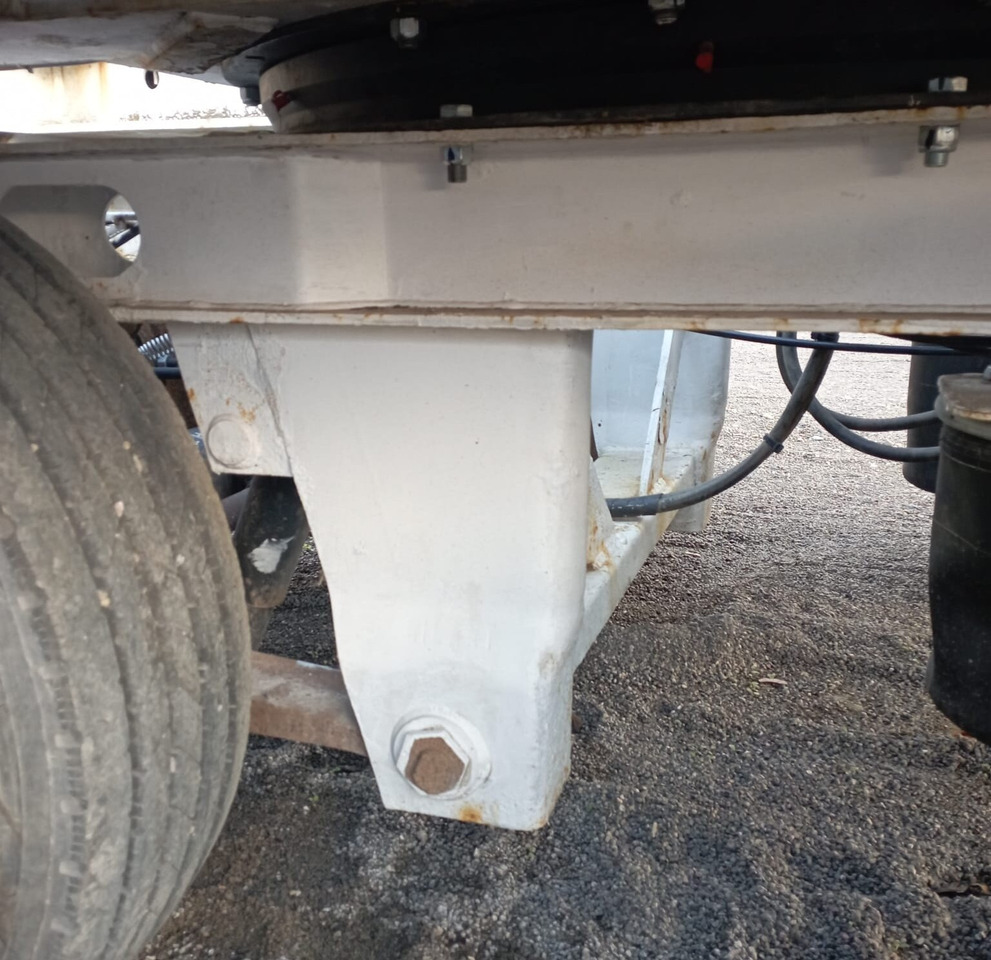 AT 400 AT 400, Verbr. auf 3m, Radmulden, hydr. Rampen - Нискорамна площадка ремарке: снимка 4 AT 400 AT 400, Verbr. auf 3m, Radmulden, hydr. Rampen - Нискорамна площадка ремарке: снимка 4