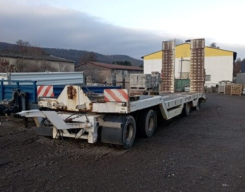 AT 400 AT 400, Verbr. auf 3m, Radmulden, hydr. Rampen - Нискорамна площадка ремарке: снимка 1 AT 400 AT 400, Verbr. auf 3m, Radmulden, hydr. Rampen - Нискорамна площадка ремарке: снимка 1