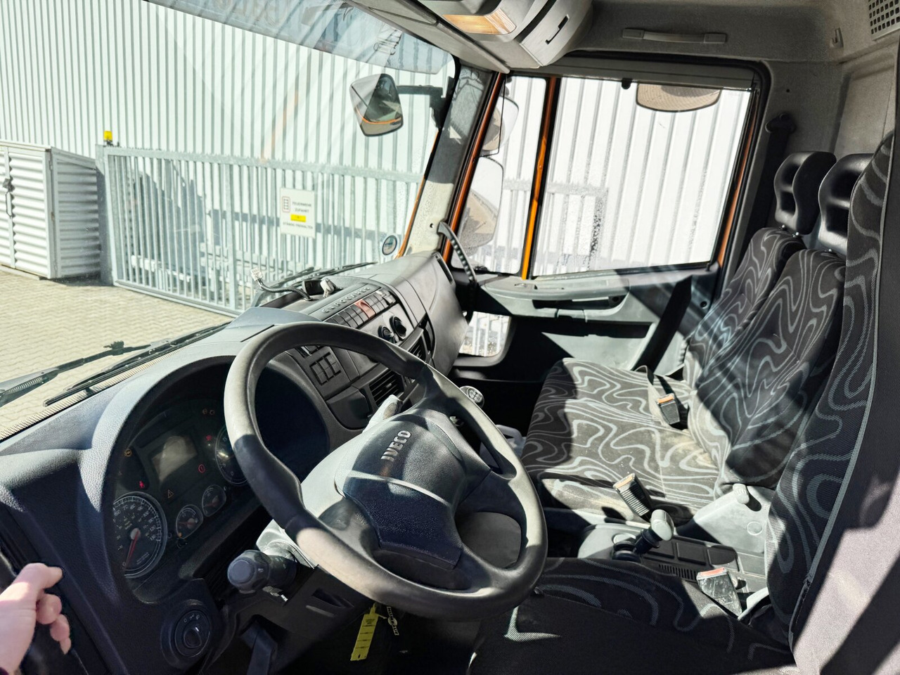 Euro Cargo 160E25 4x2 Euro Cargo 160E25 4x2, HIAB Abroller - Мултилифт с кука камион: снимка 2 Euro Cargo 160E25 4x2 Euro Cargo 160E25 4x2, HIAB Abroller - Мултилифт с кука камион: снимка 2