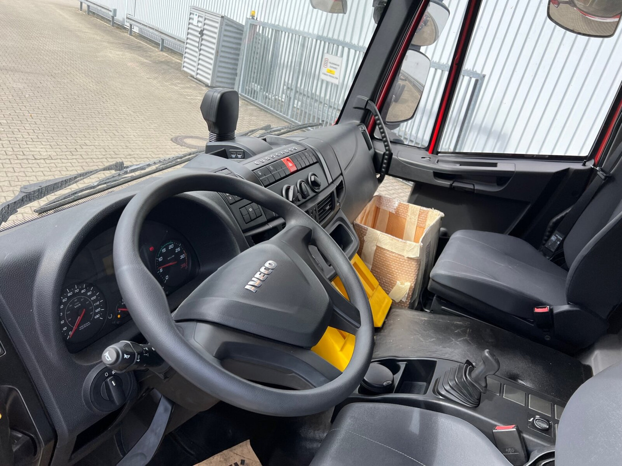 EuroCargo ML160E32 4x2 EuroCargo ML160E32 4x2 - Мултилифт с кука камион: снимка 4 EuroCargo ML160E32 4x2 EuroCargo ML160E32 4x2 - Мултилифт с кука камион: снимка 4