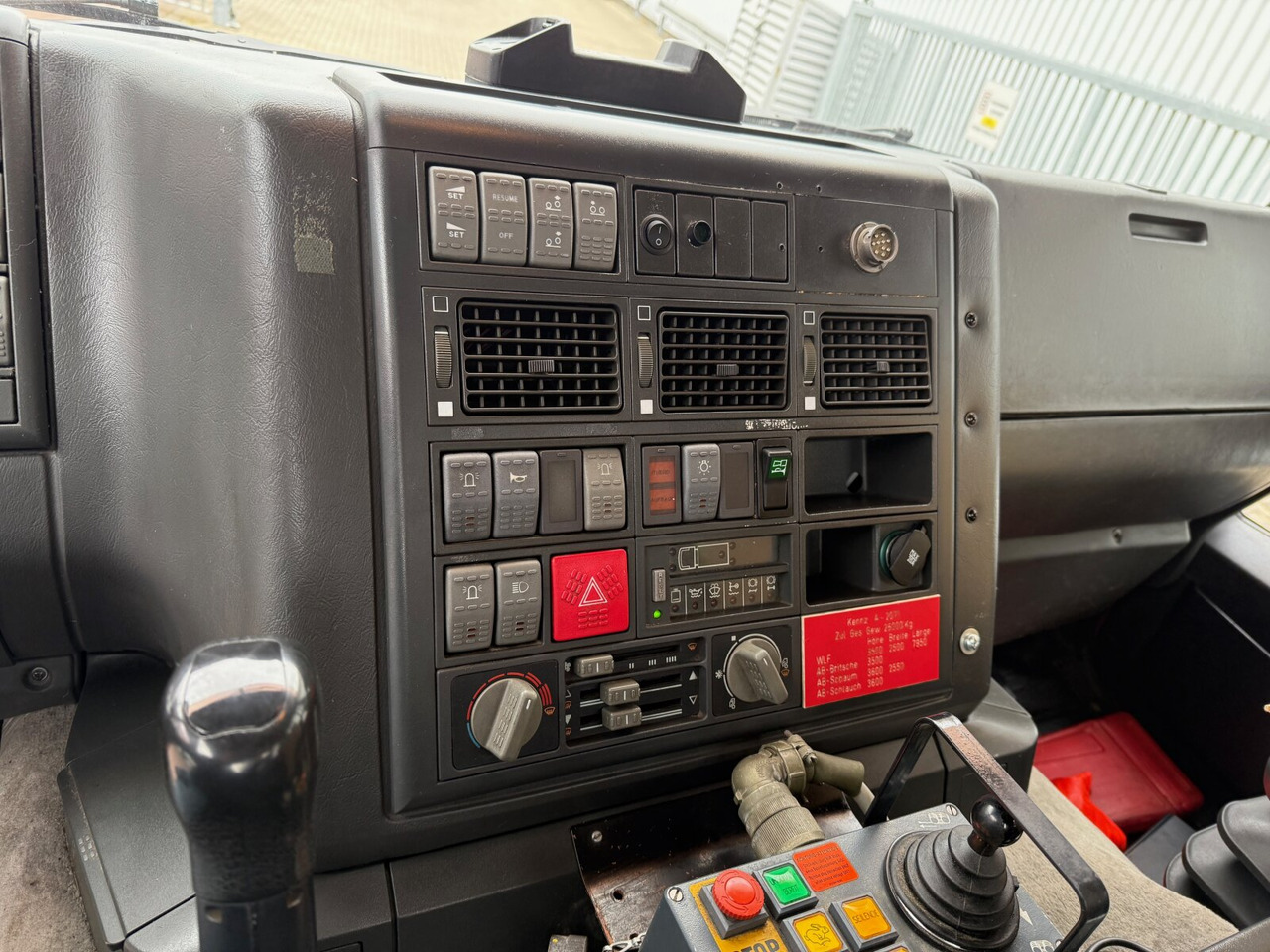 Мултилифт с кука камион, Камион с кран EuroTech 240E38 6x2-4 EuroTech 240E38 6x2-4, Lift-/Lenkachse, Seilwinde, Kran Hiab 100: снимка 6