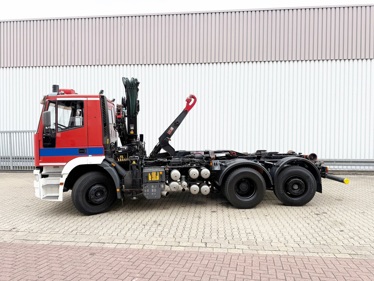 EuroTech 240E38 6x2-4 EuroTech 240E38 6x2-4, Lift-/Lenkachse, Seilwinde, Kran Hiab 100 - Мултилифт с кука камион, Камион с кран: снимка 1 EuroTech 240E38 6x2-4 EuroTech 240E38 6x2-4, Lift-/Lenkachse, Seilwinde, Kran Hiab 100 - Мултилифт с кука камион, Камион с кран: снимка 1