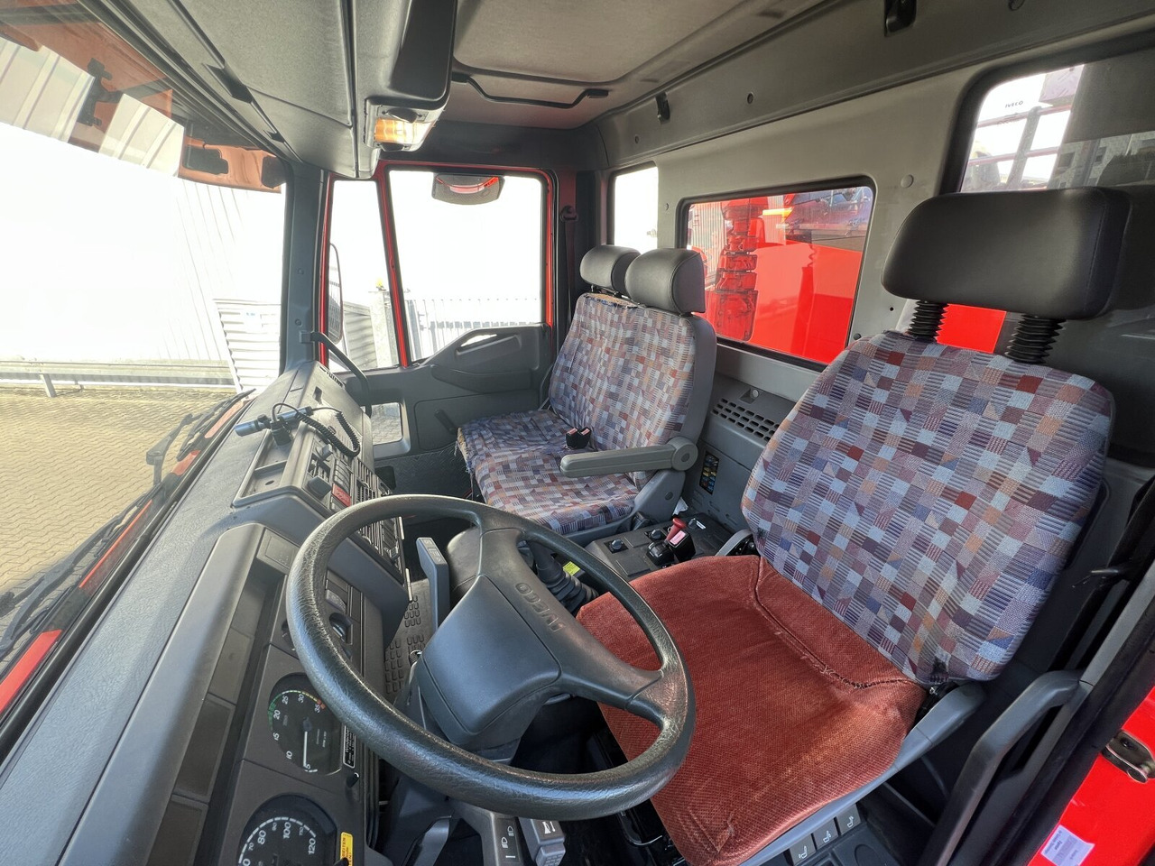 FF 95 E 18 WR 4x4 FF 95 E 18 WR 4x4, 6000l Wassertank - Камион цистерна: снимка 4 FF 95 E 18 WR 4x4 FF 95 E 18 WR 4x4, 6000l Wassertank - Камион цистерна: снимка 4