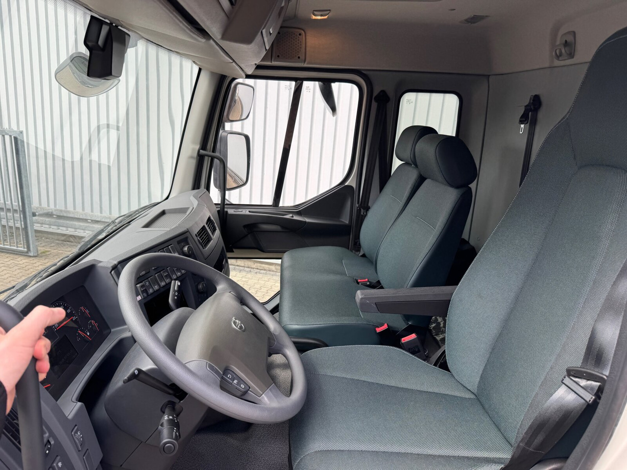 FL 280 4x4 FL 280 4x4 - Самосвал камион: снимка 2 FL 280 4x4 FL 280 4x4 - Самосвал камион: снимка 2