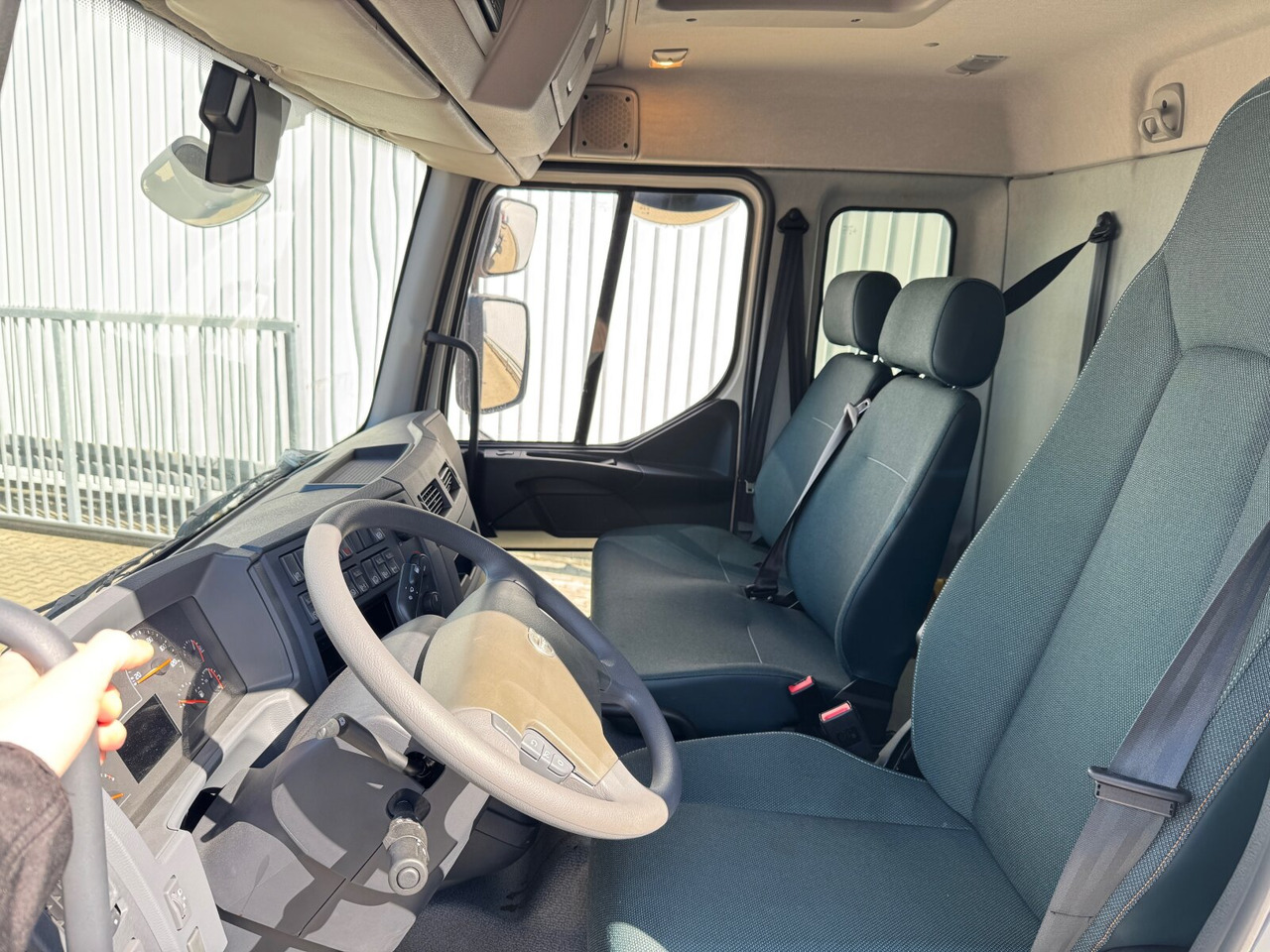 FL 280 4x4 FL 280 4x4, Nebenantrieb - Шаси кабина: снимка 2 FL 280 4x4 FL 280 4x4, Nebenantrieb - Шаси кабина: снимка 2