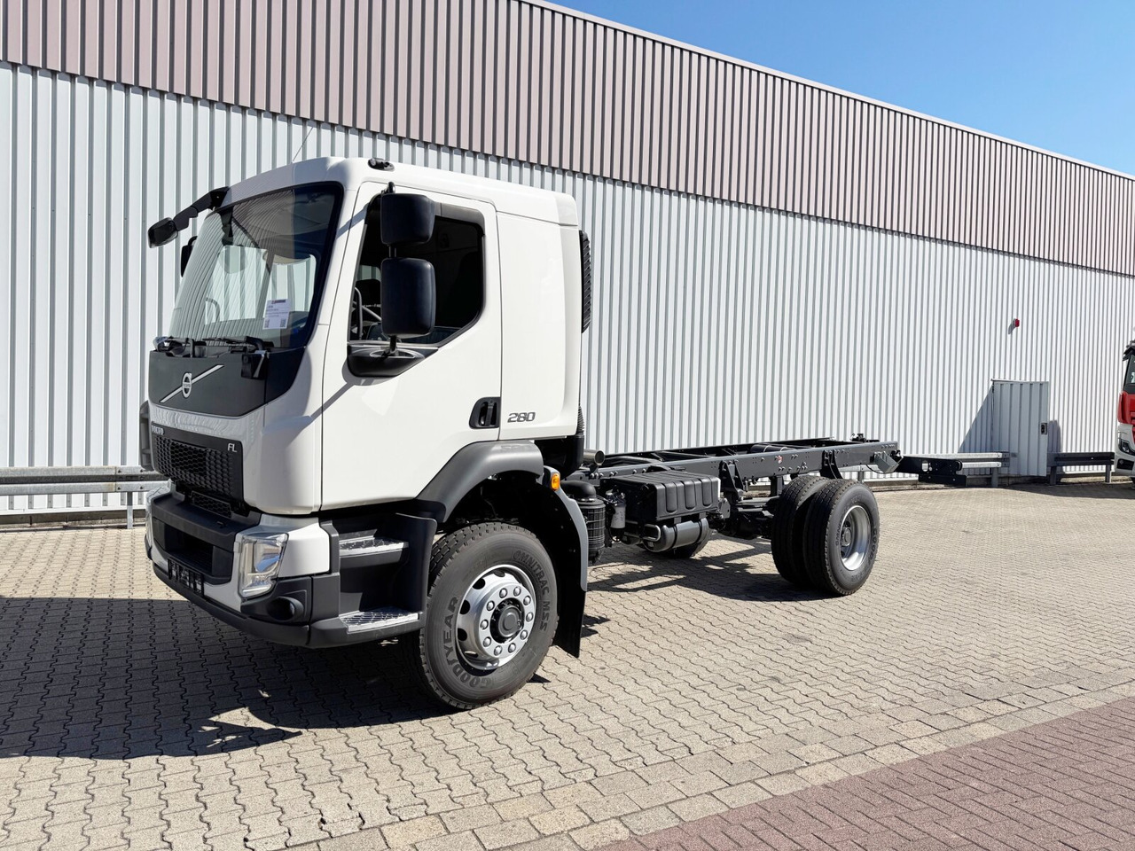 FL 280 4x4 FL 280 4x4, Nebenantrieb - Шаси кабина: снимка 1 FL 280 4x4 FL 280 4x4, Nebenantrieb - Шаси кабина: снимка 1
