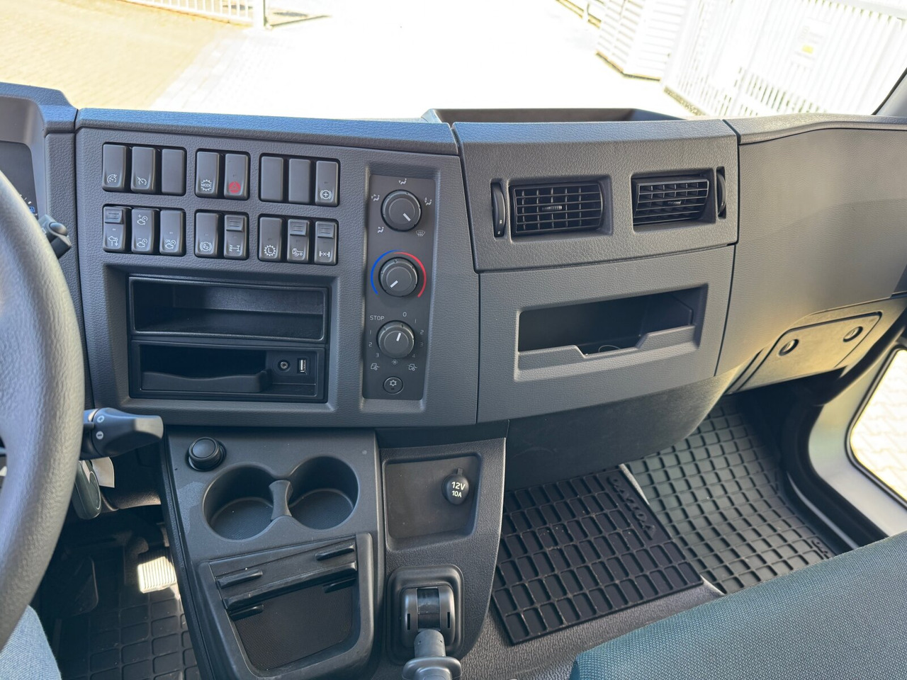 FL 280 4x4 FL 280 4x4, Nebenantrieb - Шаси кабина: снимка 3 FL 280 4x4 FL 280 4x4, Nebenantrieb - Шаси кабина: снимка 3