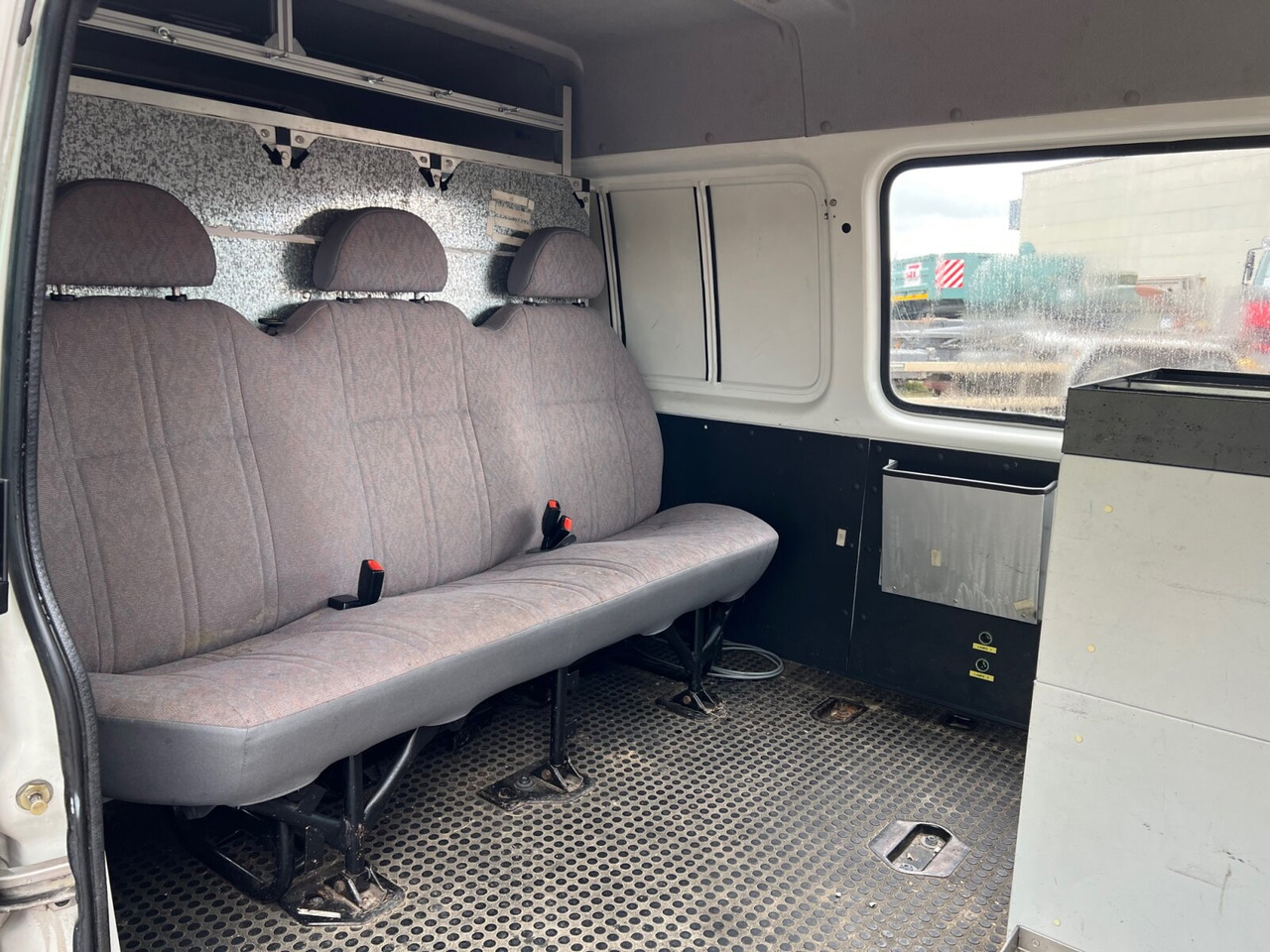 Ford Transit 2.0 4x2 Transit 2.0 4x2, Benziner! - Бус с двойна кабина: снимка 5 Ford Transit 2.0 4x2 Transit 2.0 4x2, Benziner! - Бус с двойна кабина: снимка 5