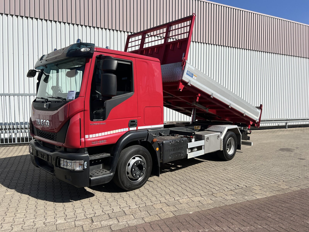 Iveco EuroCargo ML140E28K 4x2 EuroCargo ML140E28K 4x2, Nüssli 3-S-Kipper, 2 x AHK - Самосвал камион: снимка 1 Iveco EuroCargo ML140E28K 4x2 EuroCargo ML140E28K 4x2, Nüssli 3-S-Kipper, 2 x AHK - Самосвал камион: снимка 1