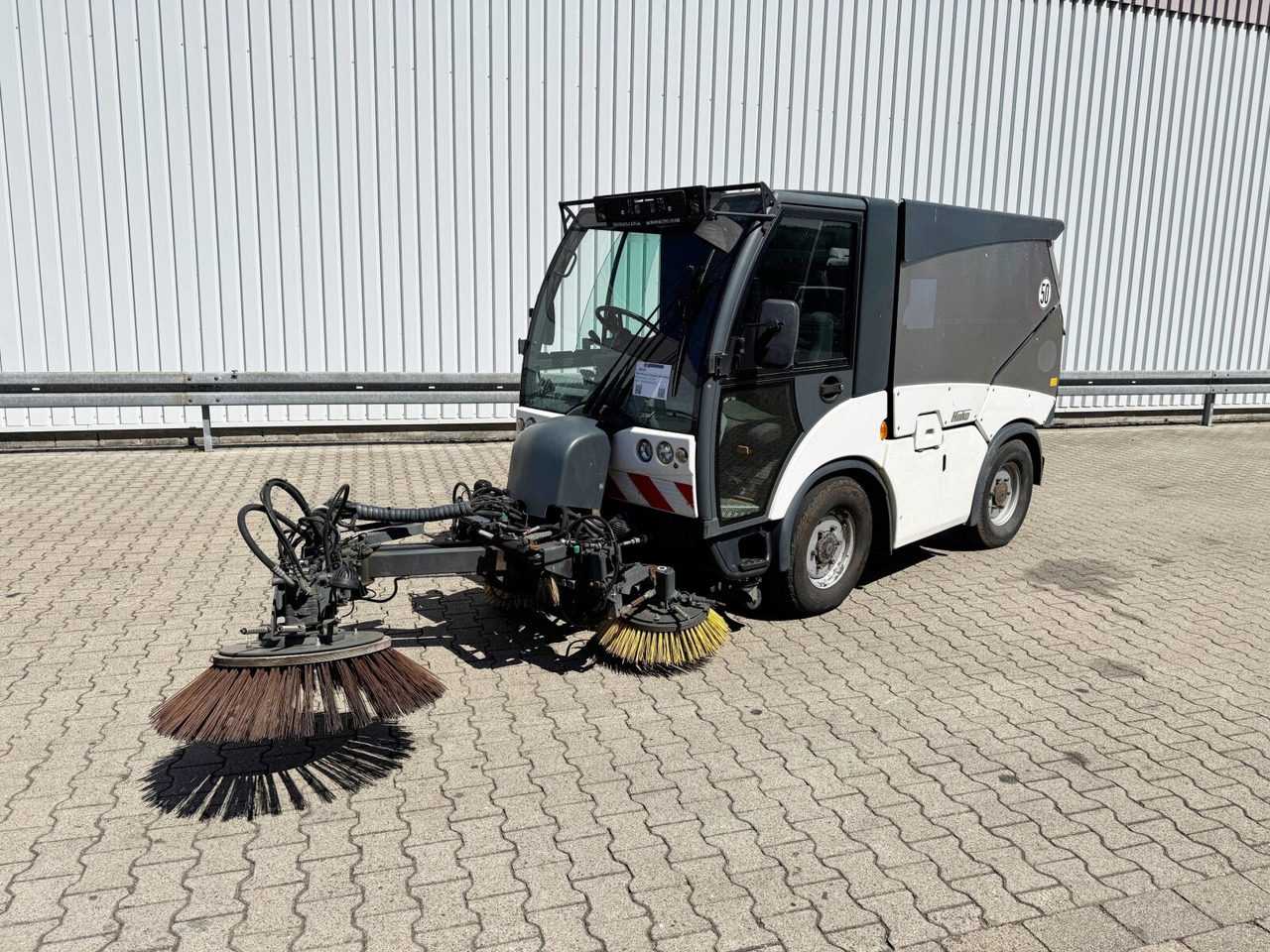 Hako Multicar Citymaster 2000 3B Kehrmaschine 4x2 Multicar Citymaster 2000 3B Kehrmaschine 4x2 - Камион: снимка 1 Hako Multicar Citymaster 2000 3B Kehrmaschine 4x2 Multicar Citymaster 2000 3B Kehrmaschine 4x2 - Камион: снимка 1