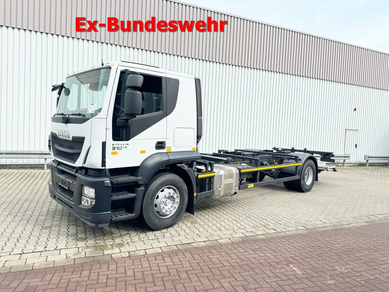 Iveco Stralis AT 190 S31FP-CM 4x2 Stralis AT 190 S31FP-CM 4x2, LBW BÄR, Ex-Bundeswehr - Камион: снимка 1 Iveco Stralis AT 190 S31FP-CM 4x2 Stralis AT 190 S31FP-CM 4x2, LBW BÄR, Ex-Bundeswehr - Камион: снимка 1