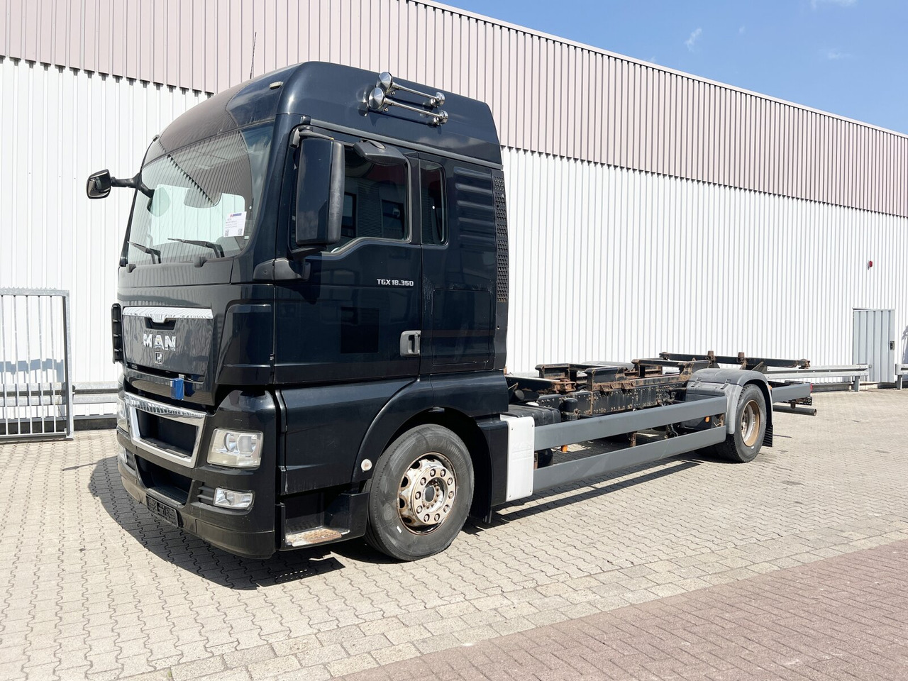 MAN TGA 18.360 4x2 LL TGA 18.360 4x2 LL, Fahrschulausstattung - Камион: снимка 1 MAN TGA 18.360 4x2 LL TGA 18.360 4x2 LL, Fahrschulausstattung - Камион: снимка 1
