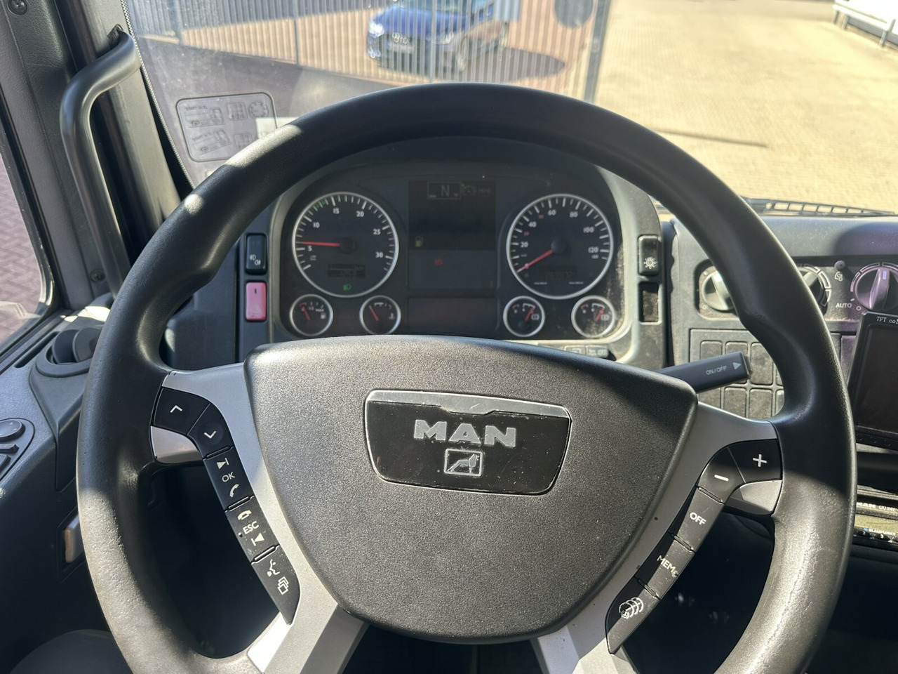 MAN TGA 18.360 LL 4x2 TGA 18.360 LL 4x2, Fahrschule - Камион: снимка 5 MAN TGA 18.360 LL 4x2 TGA 18.360 LL 4x2, Fahrschule - Камион: снимка 5