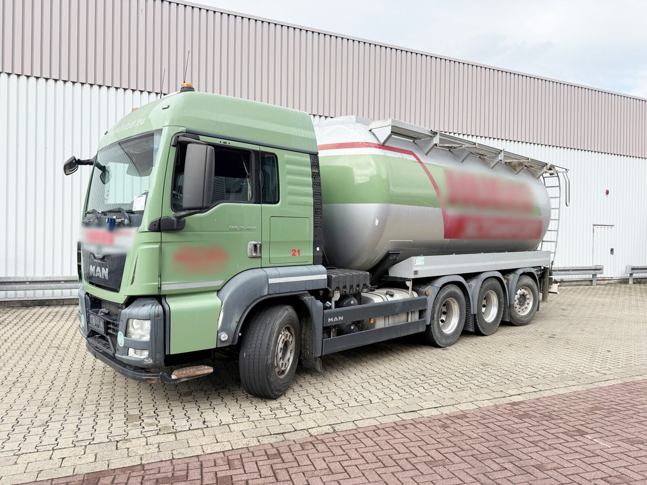 MAN TGS 35.460 8x4-4 BL TGS 35.460 8x4-4 BL, Intarder, Lenk/Lift, Kippsilo ca. 32m³, Kompressor - Камион: снимка 1 MAN TGS 35.460 8x4-4 BL TGS 35.460 8x4-4 BL, Intarder, Lenk/Lift, Kippsilo ca. 32m³, Kompressor - Камион: снимка 1