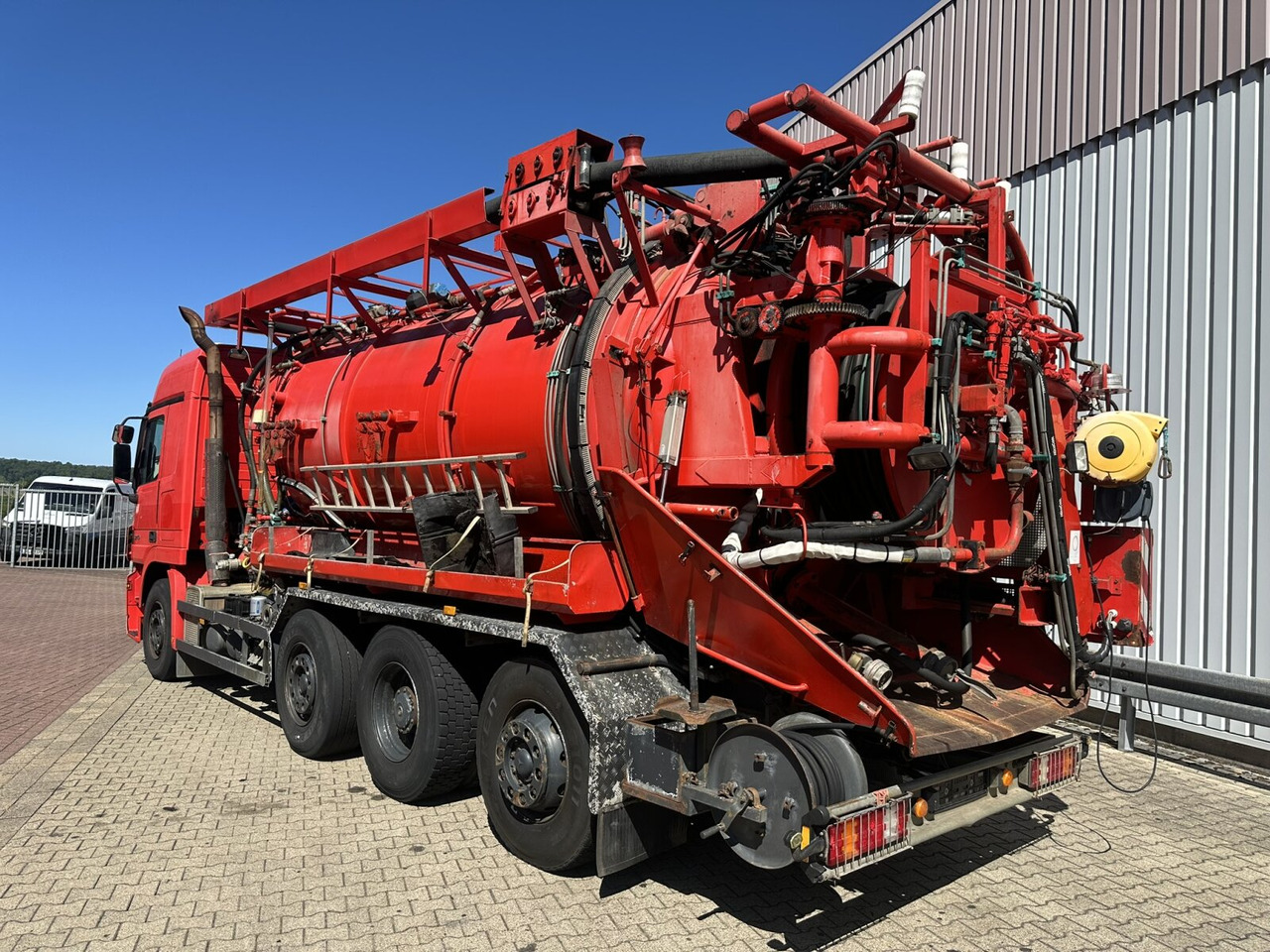 Камион Mercedes-Benz Actros 3246 L 8x2 Actros 3246 L 8x2, Hellmers Saug- und Spülwagen ca. 15m³: снимка 11 Камион Mercedes-Benz Actros 3246 L 8x2 Actros 3246 L 8x2, Hellmers Saug- und Spülwagen ca. 15m³: снимка 11