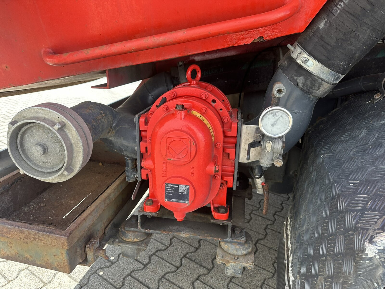 Камион Mercedes-Benz Actros 3246 L 8x2 Actros 3246 L 8x2, Hellmers Saug- und Spülwagen ca. 15m³: снимка 6 Камион Mercedes-Benz Actros 3246 L 8x2 Actros 3246 L 8x2, Hellmers Saug- und Spülwagen ca. 15m³: снимка 6