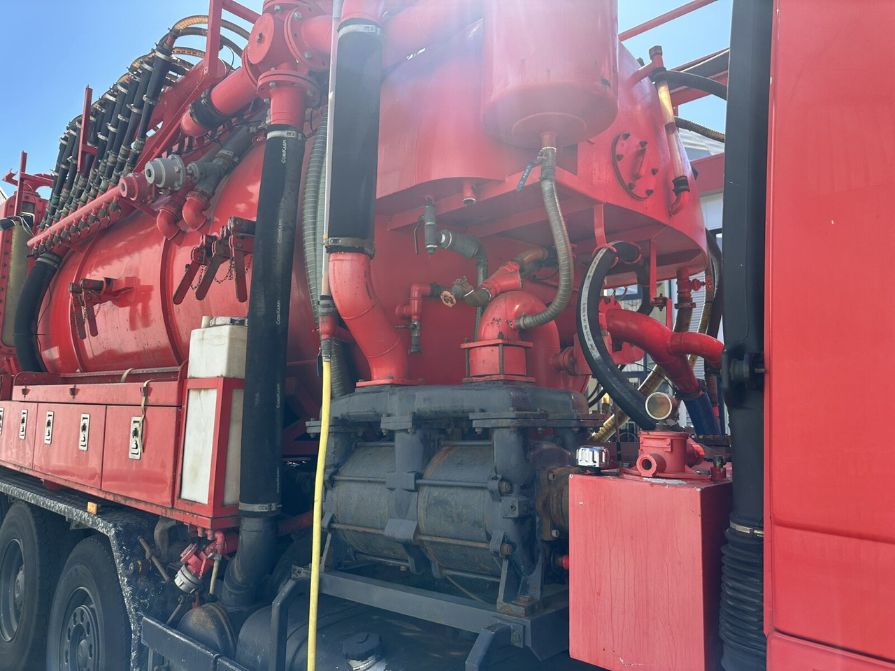 Mercedes-Benz Actros 3246 L 8x2 Actros 3246 L 8x2, Hellmers Saug- und Spülwagen ca. 15m³ - Камион: снимка 2 Mercedes-Benz Actros 3246 L 8x2 Actros 3246 L 8x2, Hellmers Saug- und Spülwagen ca. 15m³ - Камион: снимка 2