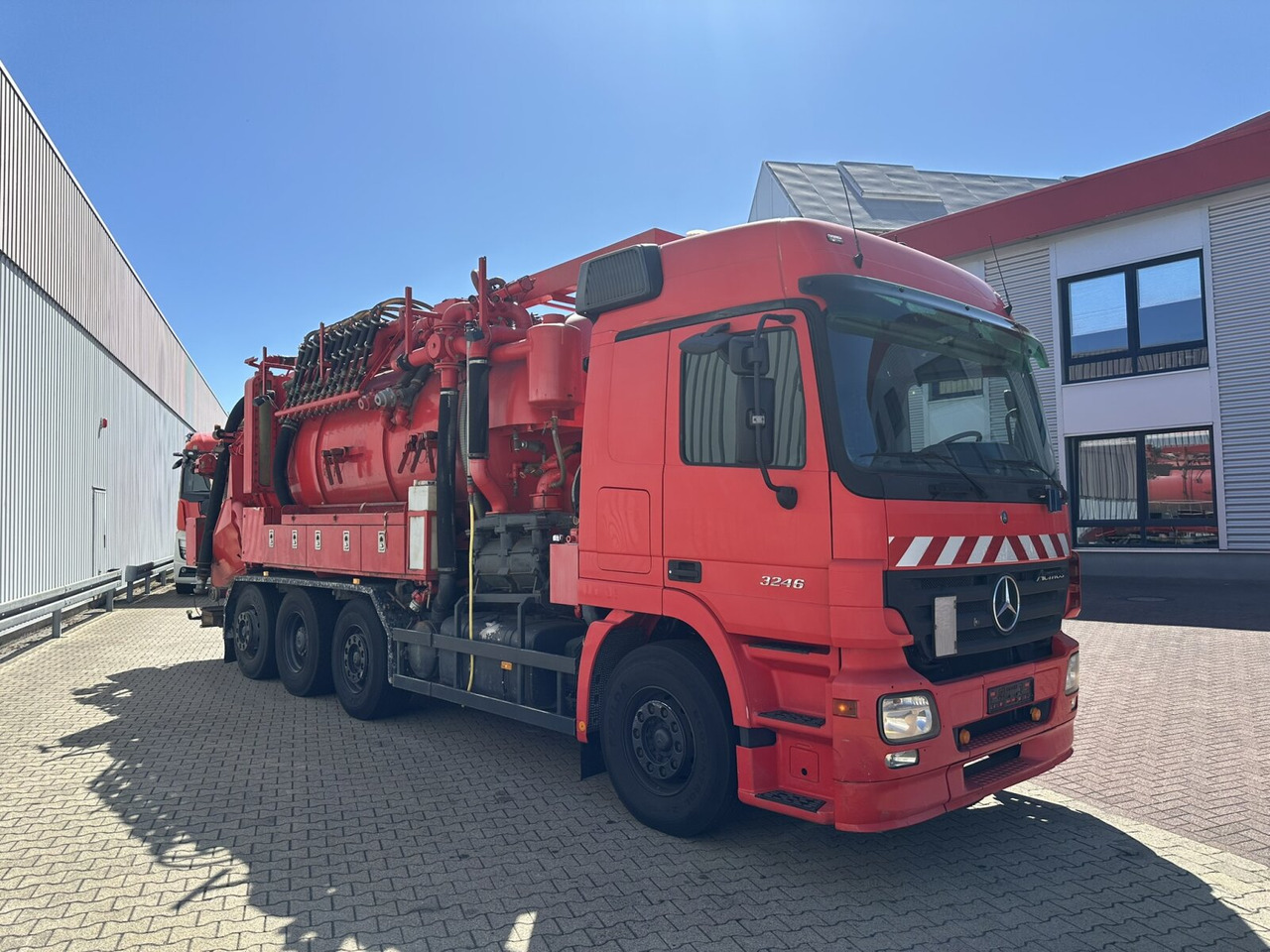 Камион Mercedes-Benz Actros 3246 L 8x2 Actros 3246 L 8x2, Hellmers Saug- und Spülwagen ca. 15m³: снимка 8 Камион Mercedes-Benz Actros 3246 L 8x2 Actros 3246 L 8x2, Hellmers Saug- und Spülwagen ca. 15m³: снимка 8