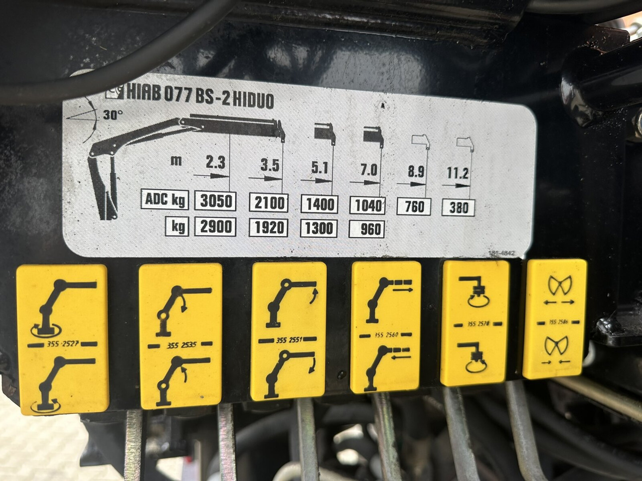 Лекотоварен автомобил Unimog U500 4x4 U500 4x4 405/40 mit Heckkran Hiab 077-1 HiDuo, absattelbar, Funk: снимка 15 Лекотоварен автомобил Unimog U500 4x4 U500 4x4 405/40 mit Heckkran Hiab 077-1 HiDuo, absattelbar, Funk: снимка 15