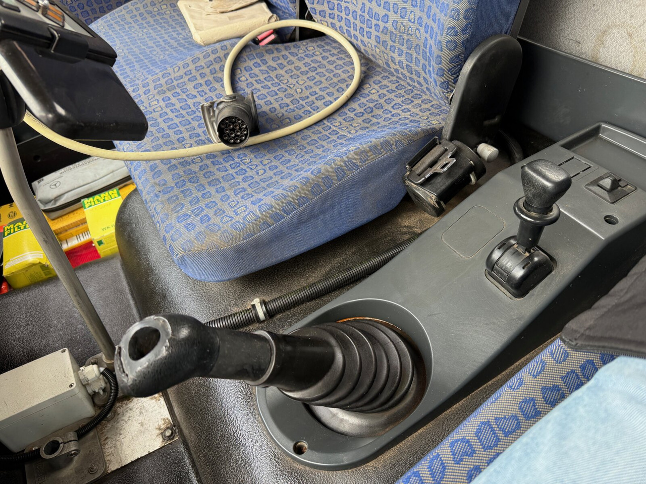 MAN 14.225 LAK 4x4 BB 14.225 LAK 4x4 BB, Winterdienstausstattung - Самосвал камион: снимка 5 MAN 14.225 LAK 4x4 BB 14.225 LAK 4x4 BB, Winterdienstausstattung - Самосвал камион: снимка 5