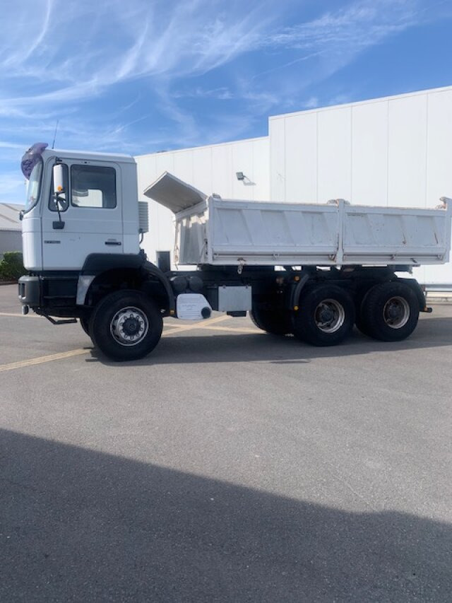 MAN T42 T42 6x6 - Самосвал камион: снимка 1 MAN T42 T42 6x6 - Самосвал камион: снимка 1
