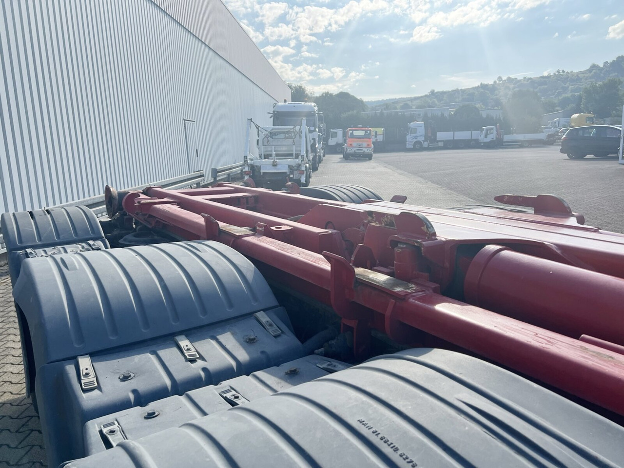 MAN TGA 25.530 8x4-4 BL, Lift-/Lenkachse TGA 25.530 8x4-4 BL, Lift-/Lenkachse - Мултилифт с кука камион: снимка 2 MAN TGA 25.530 8x4-4 BL, Lift-/Lenkachse TGA 25.530 8x4-4 BL, Lift-/Lenkachse - Мултилифт с кука камион: снимка 2