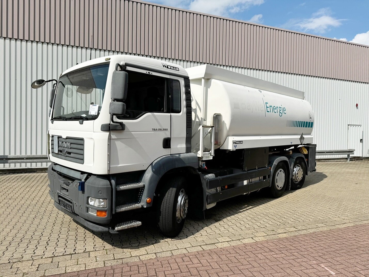 MAN TGA 26.390 6X2-4 BL TGA 26.390 6X2-4 BL, Lenk-/Liftachse, Willig Tankaufbau ca. 20.000l, 3 Kammern - Камион цистерна: снимка 1 MAN TGA 26.390 6X2-4 BL TGA 26.390 6X2-4 BL, Lenk-/Liftachse, Willig Tankaufbau ca. 20.000l, 3 Kammern - Камион цистерна: снимка 1