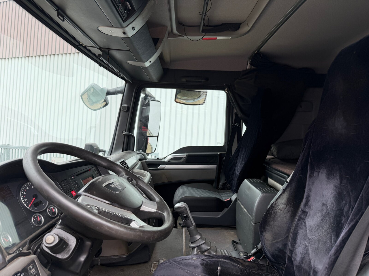 MAN TGA 26.400 6x6 BB TGA 26.400 6x6 BB, Winterdienstausstattung - Самосвал камион: снимка 4 MAN TGA 26.400 6x6 BB TGA 26.400 6x6 BB, Winterdienstausstattung - Самосвал камион: снимка 4