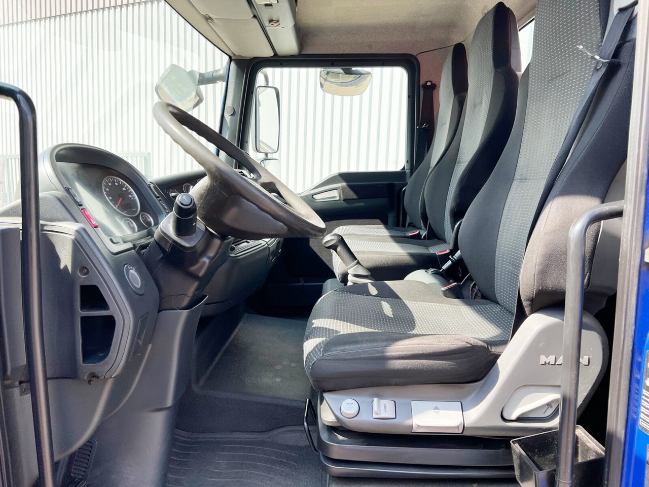 MAN TGL 12.180/210 4x2 BB TGL 12.180/210 4x2 BB, City-Abroller, Kran AMCO VEBA 807N2S - Мултилифт с кука камион, Камион с кран: снимка 3 MAN TGL 12.180/210 4x2 BB TGL 12.180/210 4x2 BB, City-Abroller, Kran AMCO VEBA 807N2S - Мултилифт с кука камион, Камион с кран: снимка 3