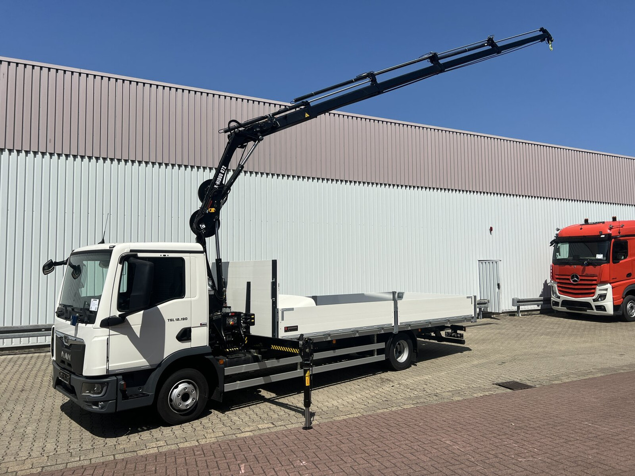 MAN TGL 12.190 4x2 BL TGL 12.190 4x2 BL mit Kran Hiab Hiduo 072DS-4 - Камион с кран: снимка 1 MAN TGL 12.190 4x2 BL TGL 12.190 4x2 BL mit Kran Hiab Hiduo 072DS-4 - Камион с кран: снимка 1