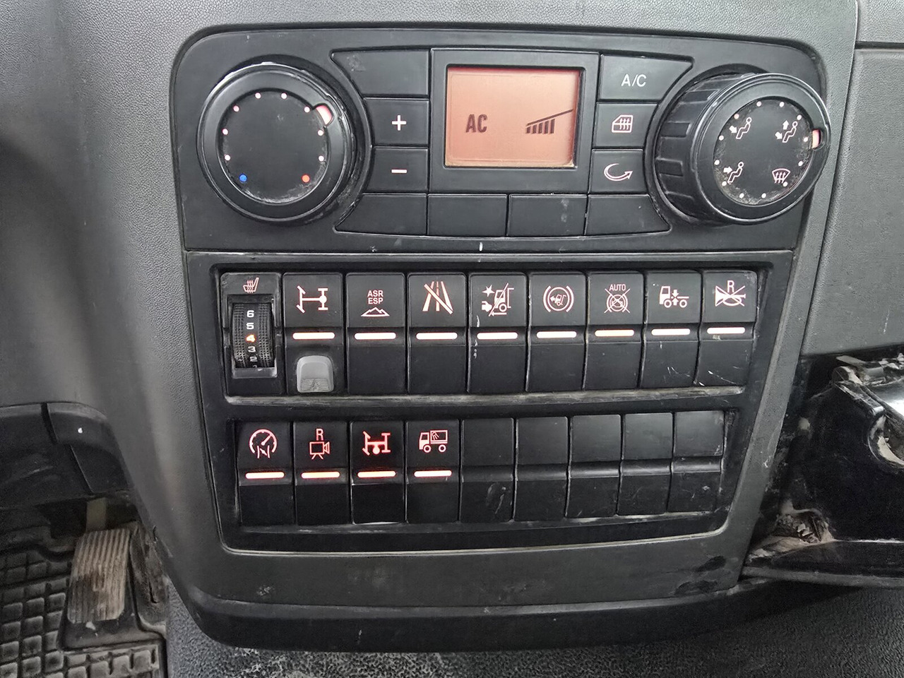 MAN TGL 12.250 4x2 BL TGL 12.250 4x2 BL, Palfinger Abroller P 07-25MPA, 2xAHK-ÖL - Мултилифт с кука камион: снимка 2 MAN TGL 12.250 4x2 BL TGL 12.250 4x2 BL, Palfinger Abroller P 07-25MPA, 2xAHK-ÖL - Мултилифт с кука камион: снимка 2