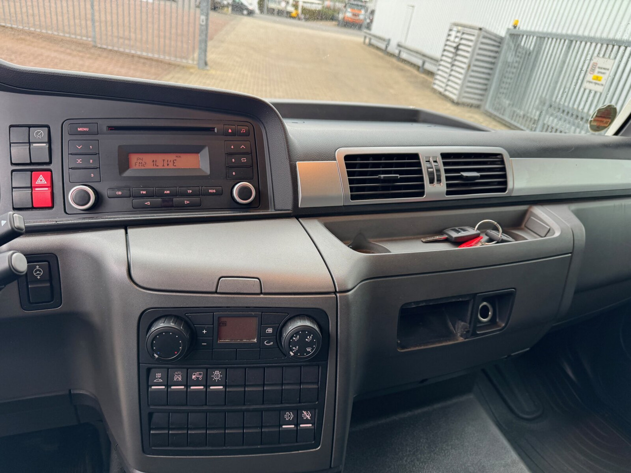 Камион фургон MAN TGL 8.150 4x2 BL TGL 8.150 4x2 BL, Möbelkoffer mit Rolltor: снимка 5 Камион фургон MAN TGL 8.150 4x2 BL TGL 8.150 4x2 BL, Möbelkoffer mit Rolltor: снимка 5