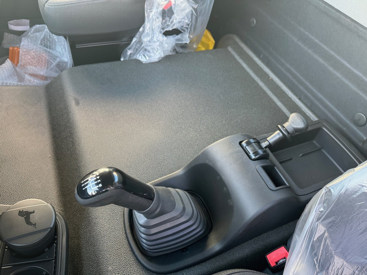 MAN TGL 8.190 4x2 BB CH TGL 8.190 4x2 BB CH, Nebenantrieb, 2x VORHANDEN - Шаси кабина: снимка 3 MAN TGL 8.190 4x2 BB CH TGL 8.190 4x2 BB CH, Nebenantrieb, 2x VORHANDEN - Шаси кабина: снимка 3